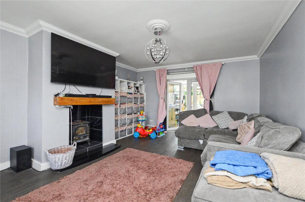 House in Leeds, Howlett Cross - View 2