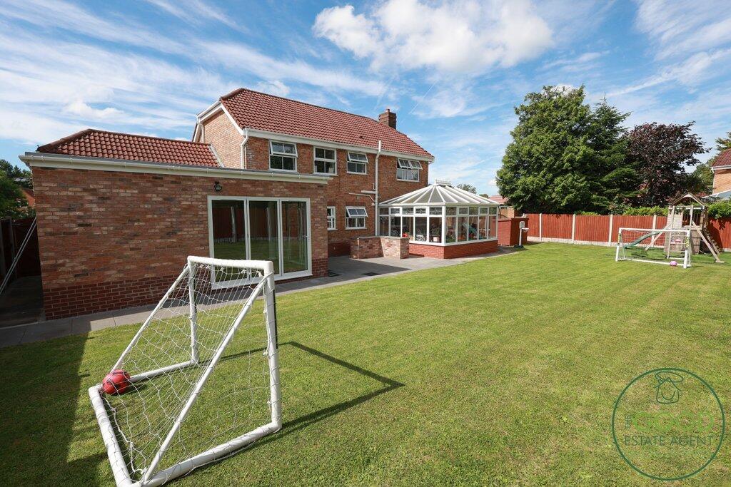 House in Preston, Lea - View 3