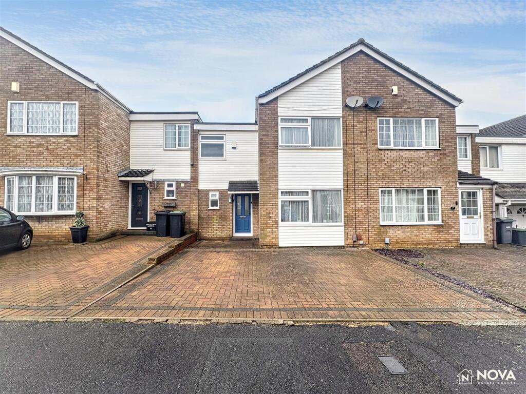 Main image of property: Bracklesham Gardens, Luton