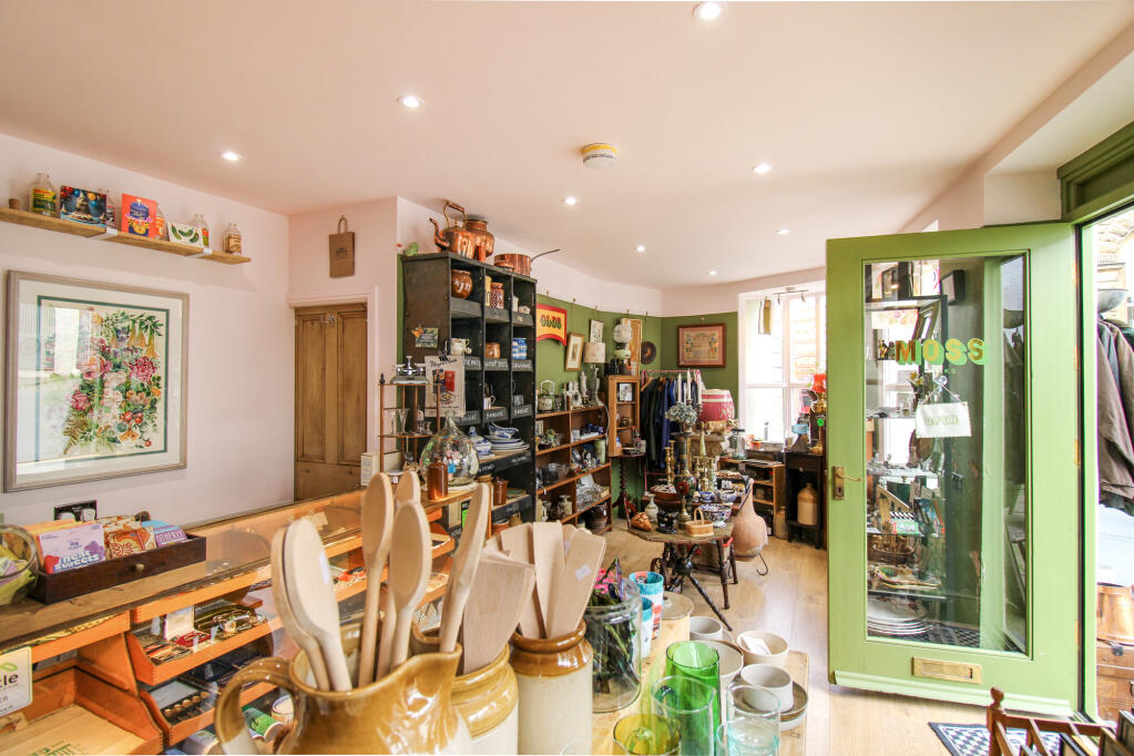 House in Settle, Greenfoot, North Yorkshire - More
