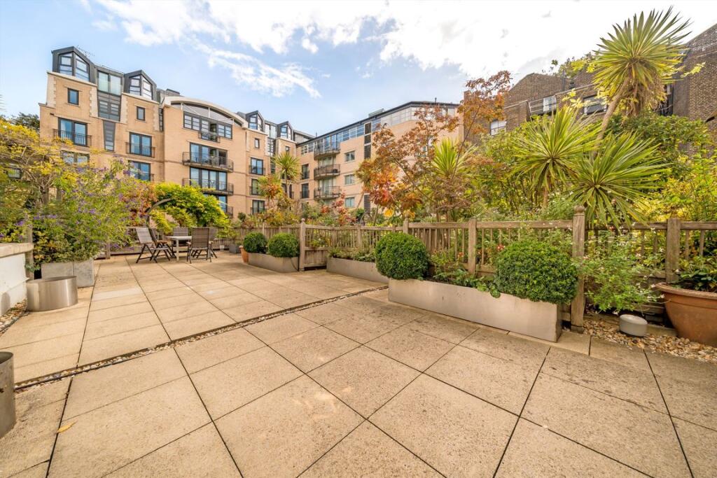 Apartment in London - View 5