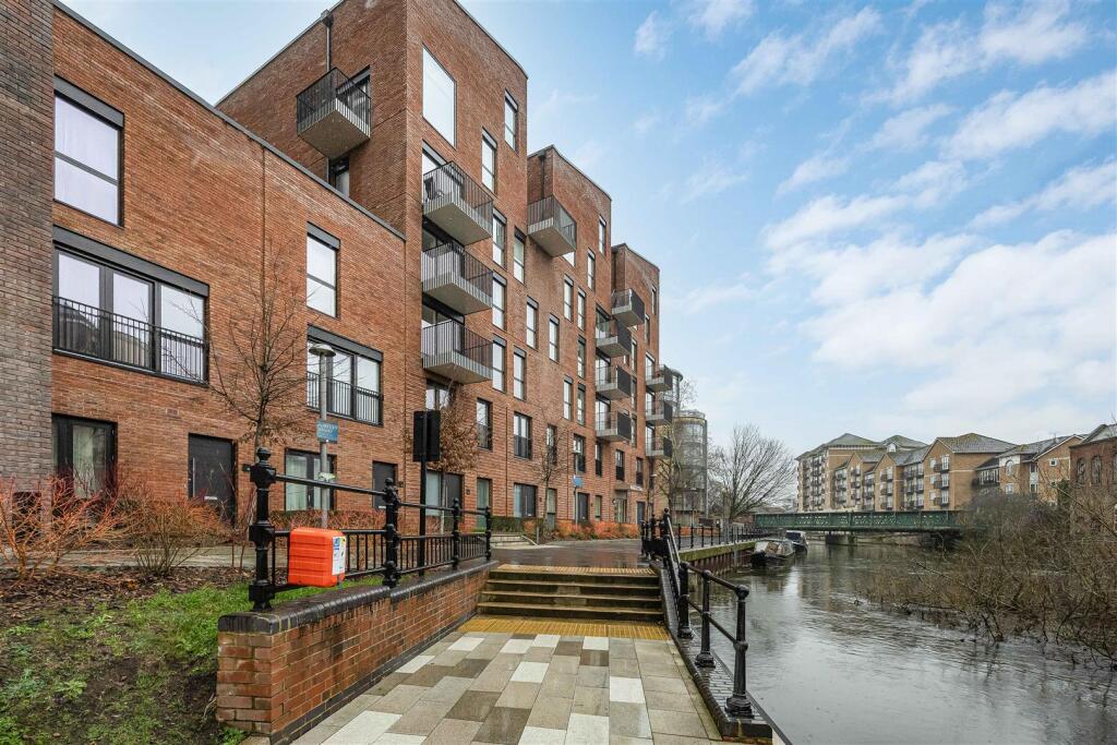 Main image of property: Joseph Huntley Walk, Reading RG1