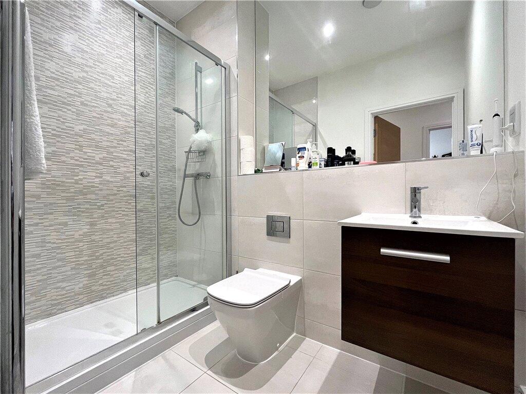 Apartment in Spelthorne, Surrey - View 5