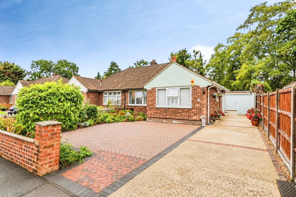 3-bed bungalow on Warwick Road, Ash Vale, Surrey, GU12, £475,000