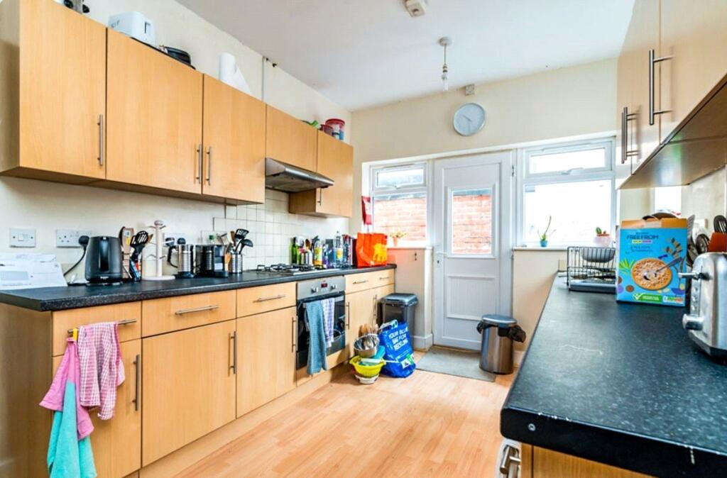 Merton Road, Southampton, Hampshire, SO17 photo 3