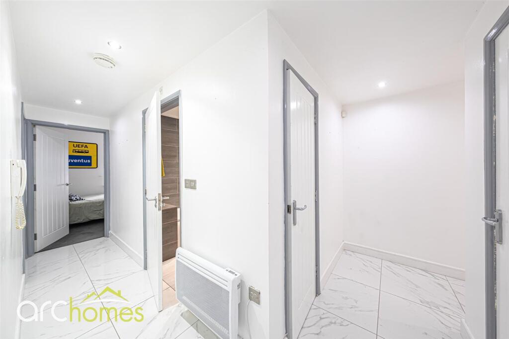 Apartment in Wigan, Gin Pit - View 5