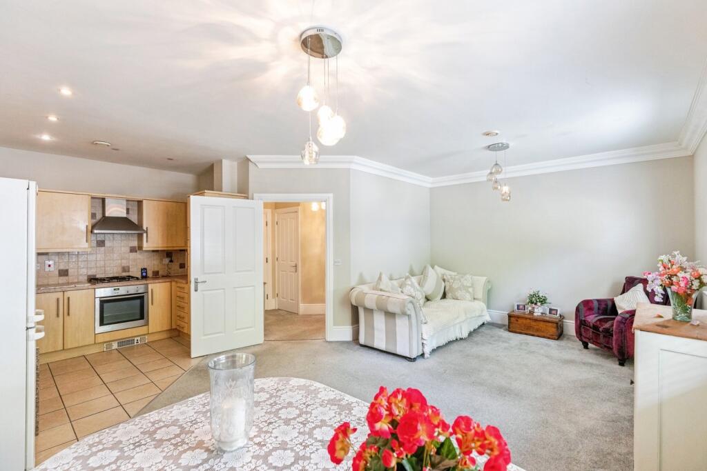 Apartment in Upton, St Crispin's - View 5