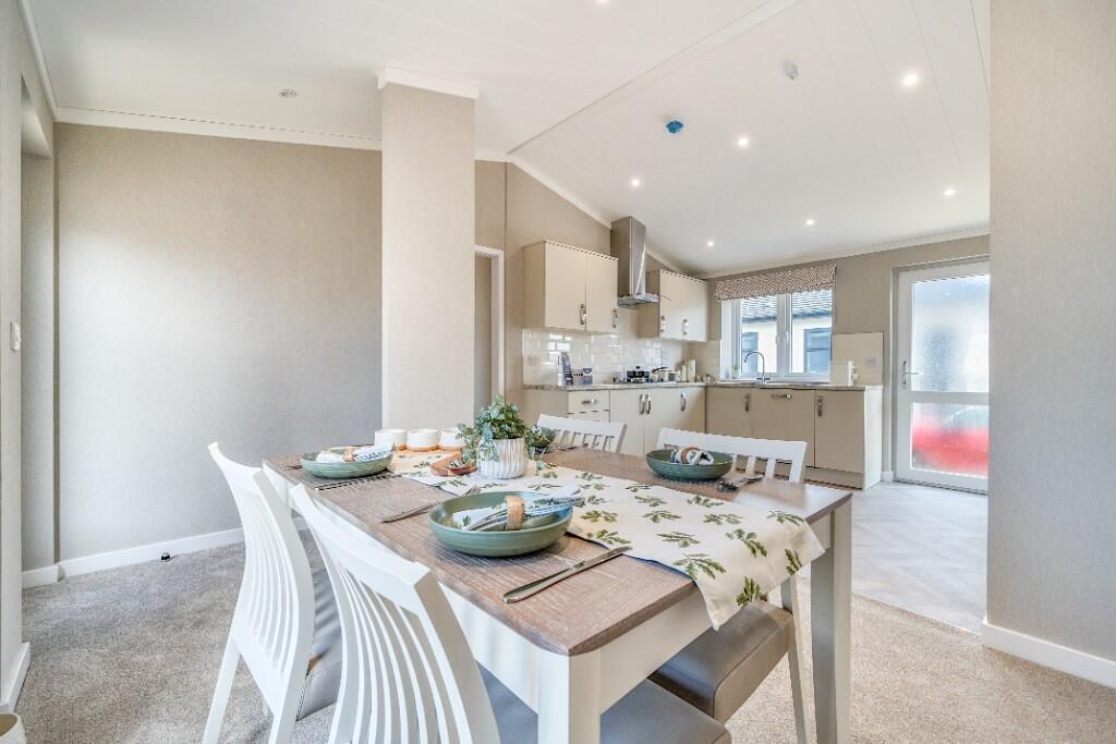 House in New Forest, Milford-on-Sea - More