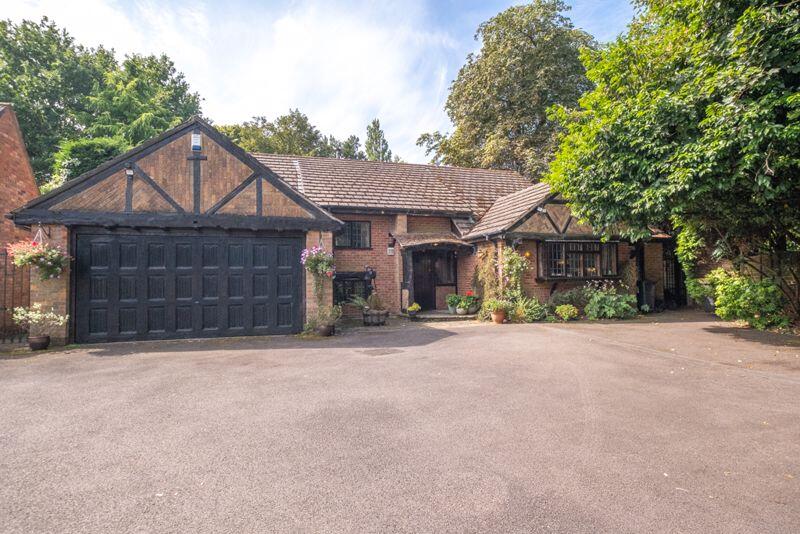 Woodstock Drive, Four Oaks, Sutton Coldfield, B74 4HX