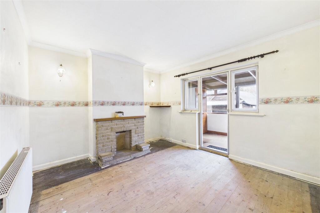 Holly Road, Farnborough, Hampshire, GU14 - View 5