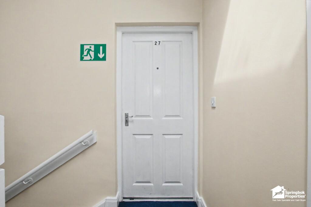 2 Gipsey Moth Close, Timperley, Altrincham, Cheshire photo 2