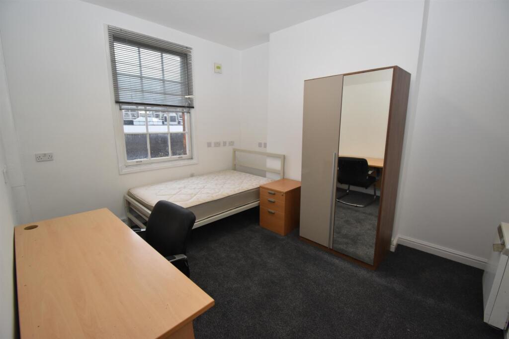 Apartment in Warwick, Royal Leamington Spa - View 5