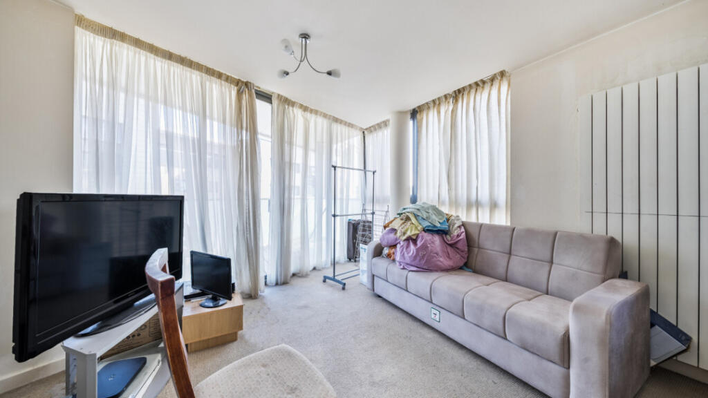 Main image of property: Stainsby Rd, London, E14 6JL