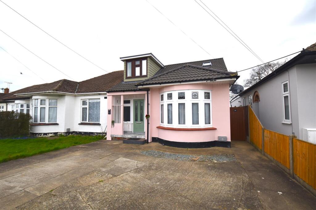 Main image of property: Oxford Road, Rochford, Essex