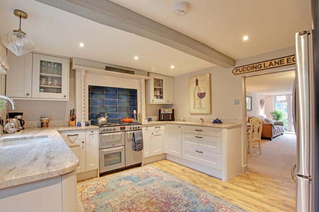 High Street, Lyndhurst, SO43 photo 4