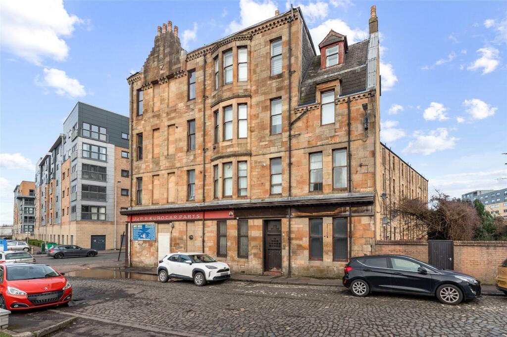 Main image of property: 3/2, 7 Butterfield Place, Glasgow, Glasgow City, G41