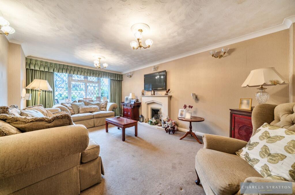 House in London, Gidea Park - More
