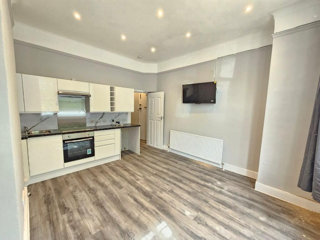 Main image of property: Rathcoole Gardens, London, N8