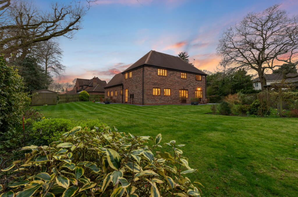 House in Rugby, Warwickshire - View 3