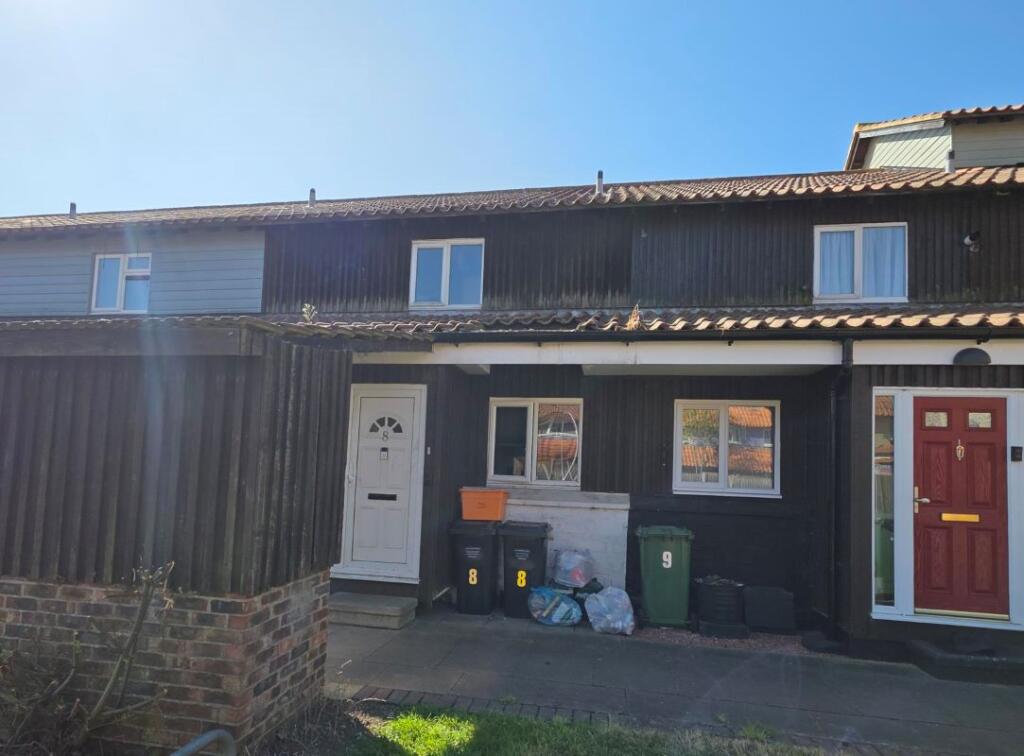 Main image of property: 8 Winstree, Basildon, Essex, SS13 1PG