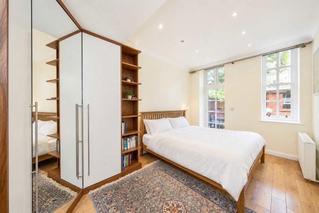 Apartment in London - View 5