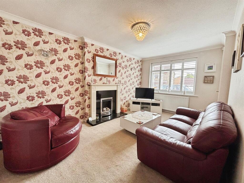 House in Bradford, Woodside, Low Moor - View 2