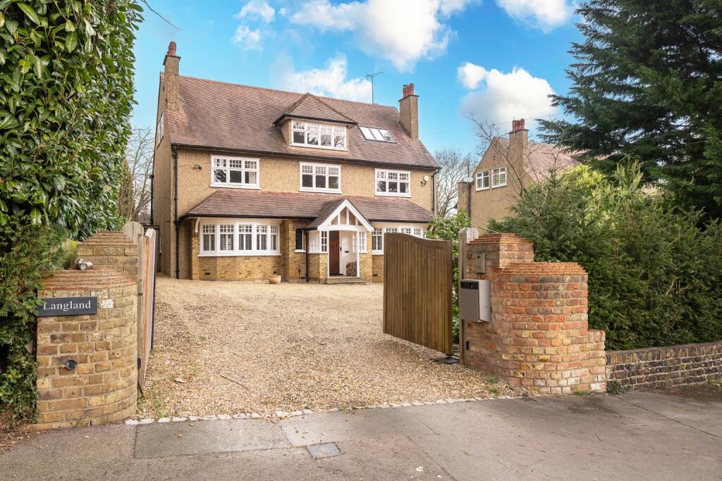 Main image of property: Graemesdyke Road, Berkhamsted, Hertfordshire, HP4