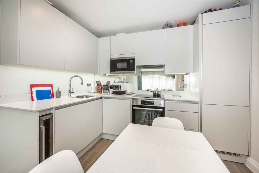 Apartment in Twickenham - View 2