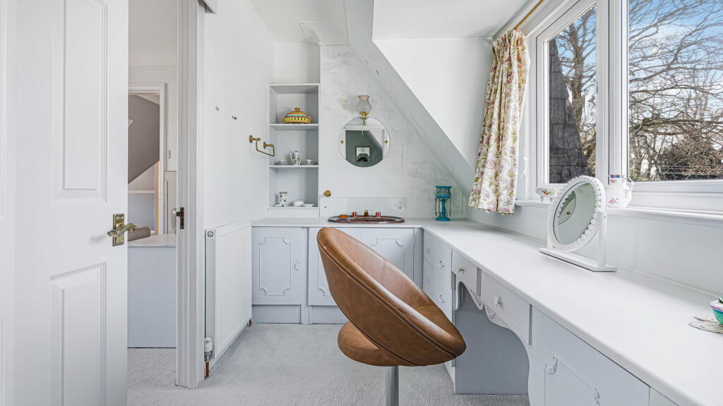 Additional image 21 of El Castano, Hampton Lane