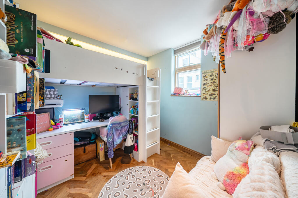 House in London - View 5