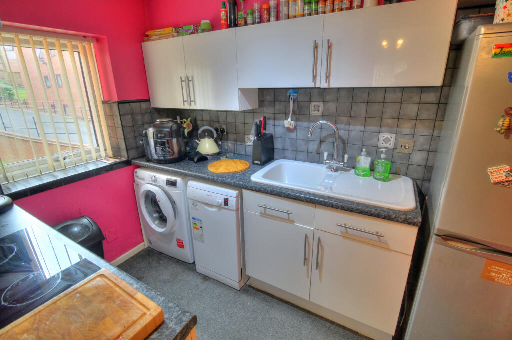 Apartment in Dudley - View 3