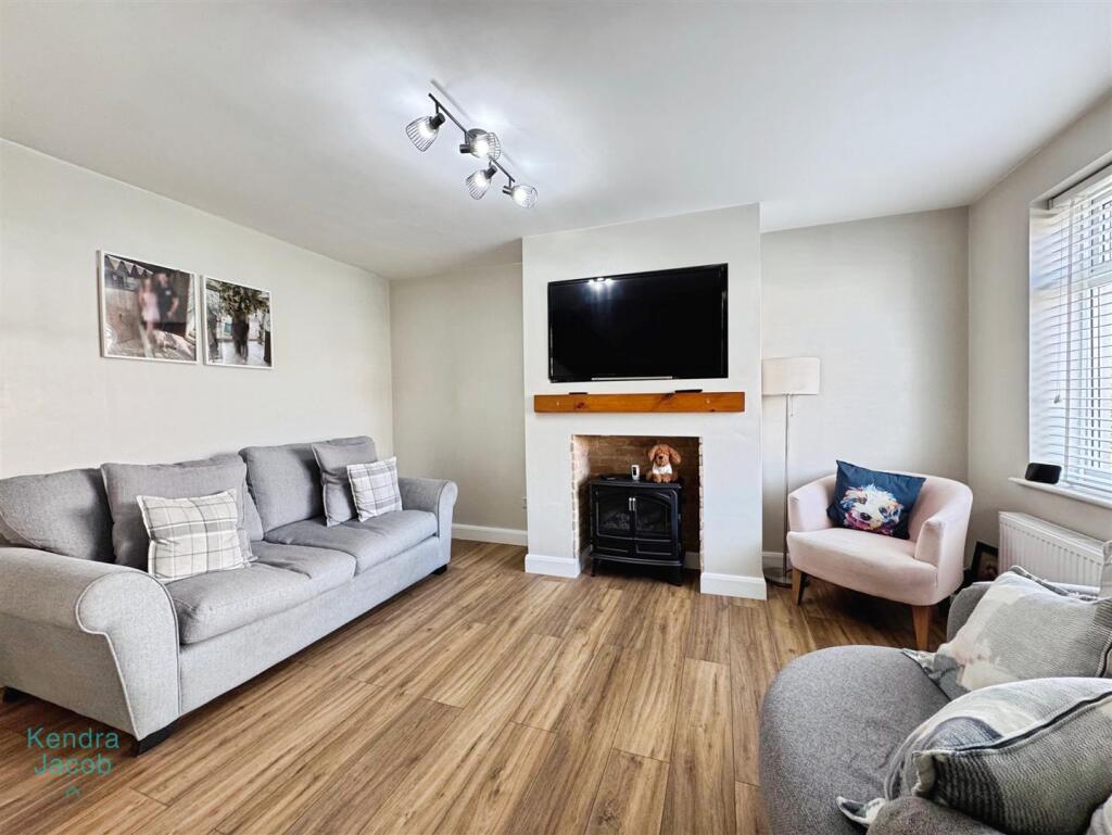 House in Rotherham, Dinnington St. John's - View 2