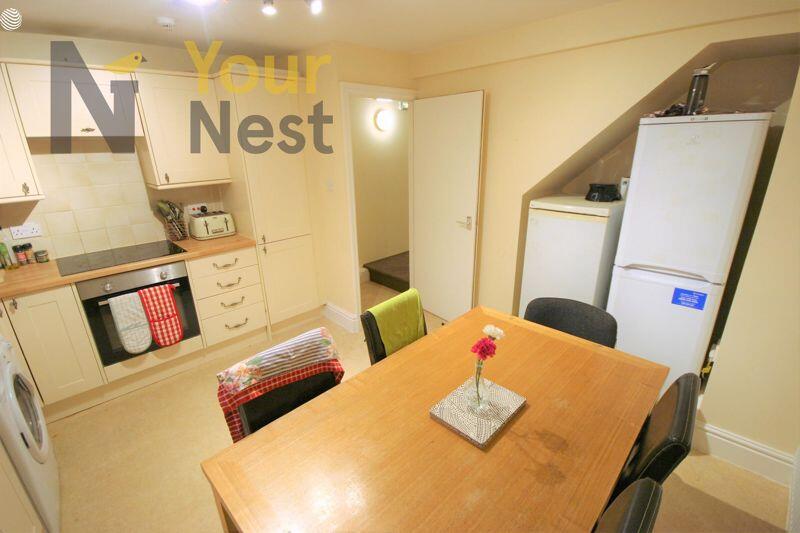 Main image of property: Newport Mount, Headingley, Leeds, LS6 3DP