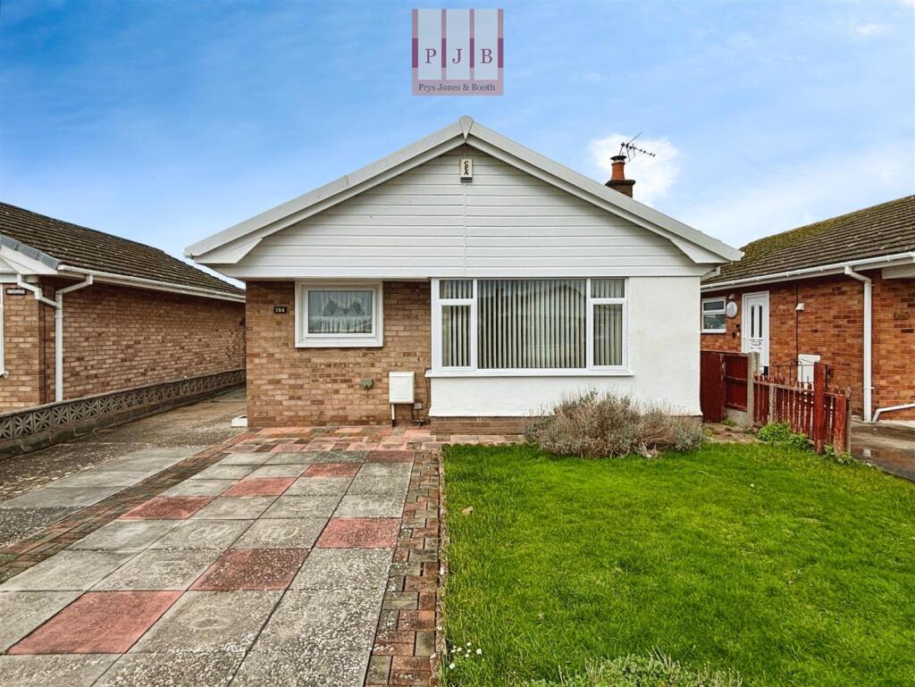 Main image of property: Lon Y Cyll, Pensarn, LL22