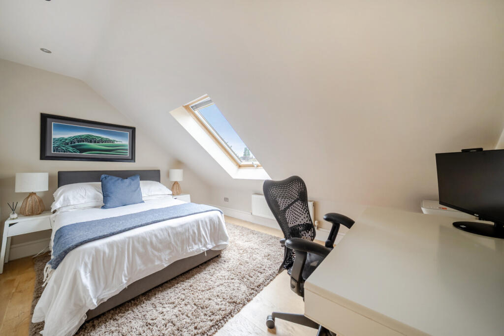 Apartment in London - View 5
