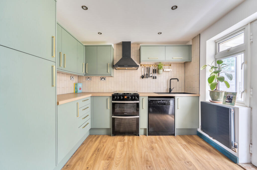 House in Wealden, Polegate - View 2