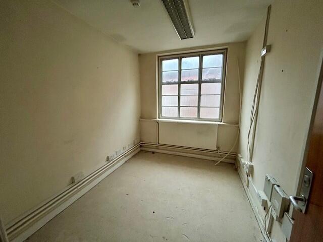 Main image of property: 17, Bartholomew Street, Newbury, West Berkshire, RG14 5LY