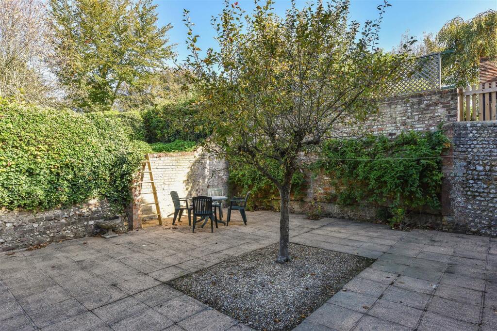 House in Portsmouth - View 5