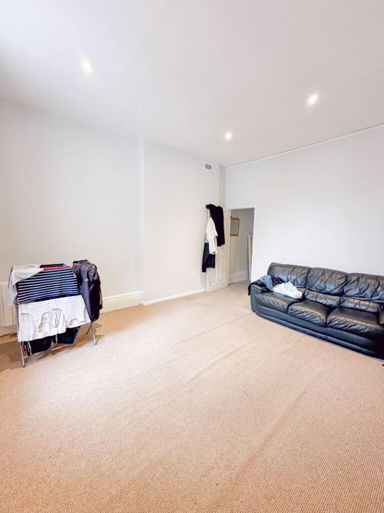 Additional image 7 of High Street, Shepton Mallet