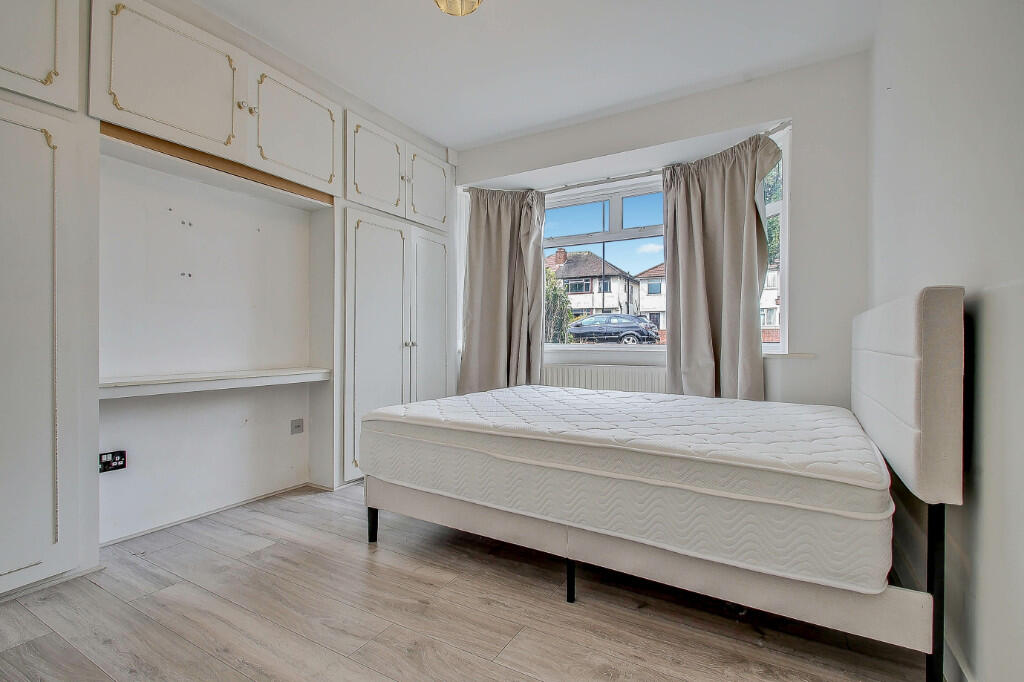 House in London - View 5