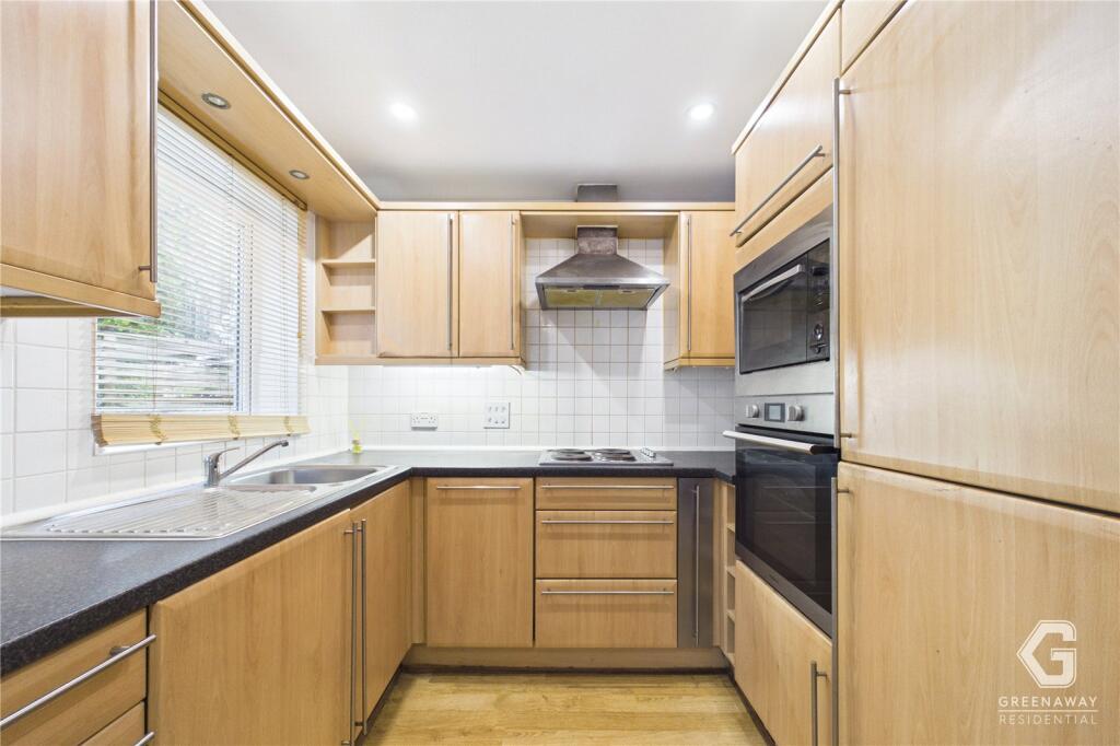 Apartment in Crawley, West Sussex - View 3
