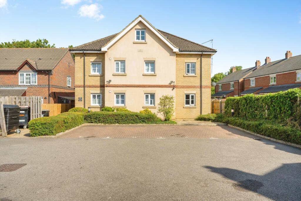 Main image of property: Walsingham Close, Bedford, Bedfordshire, MK42