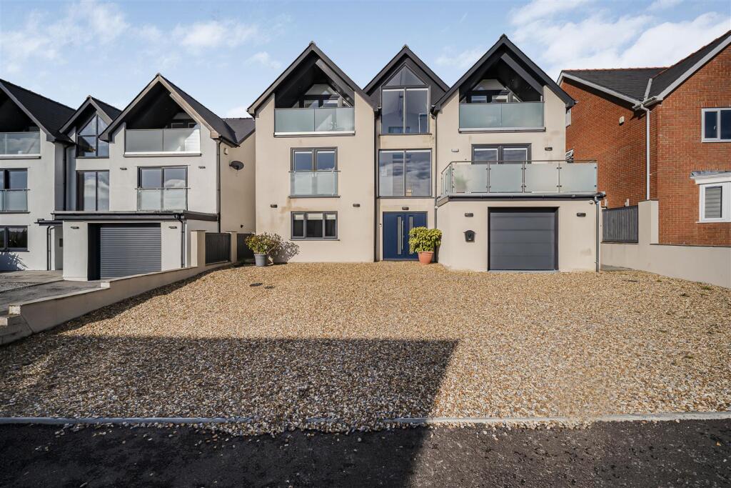 Main image of property: Abergarw Meadow, Brynmenyn