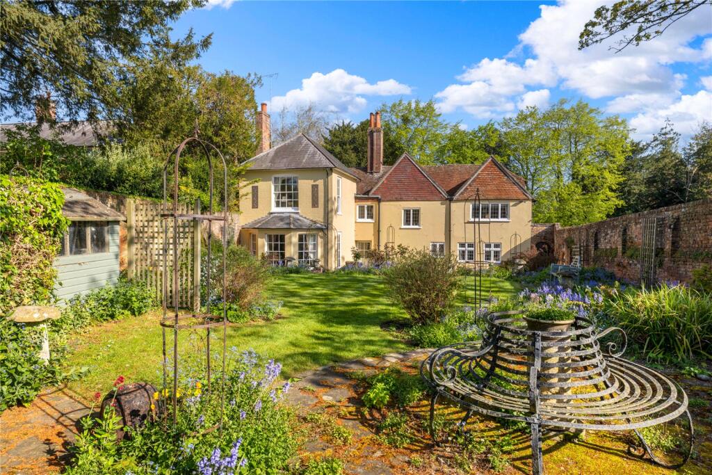 House in Hart, Odiham - View 4