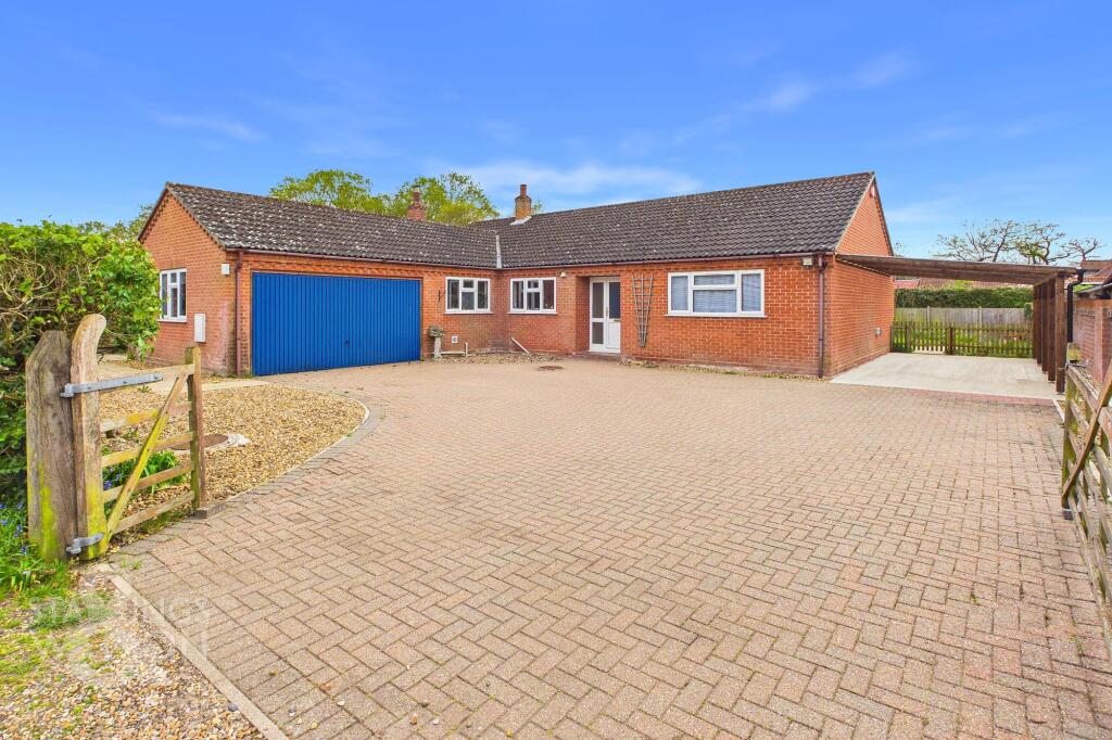 3-bed detached on Walpole Close, Broome, Bungay, £435,000
