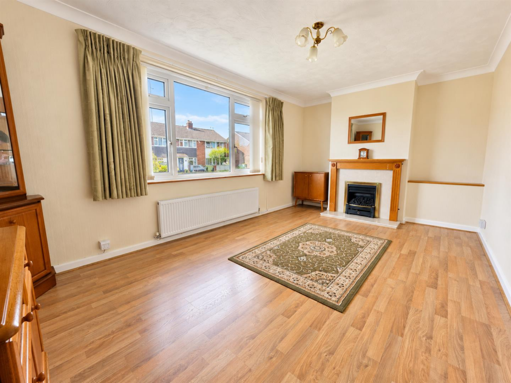 House in Gloucester, Hucclecote - View 4