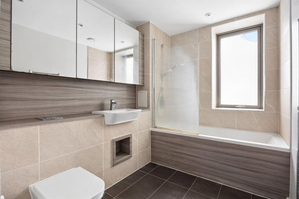 Apartment in London - View 5