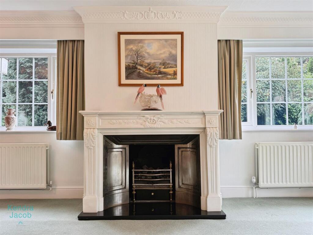 House in Worksop, Blyth - More