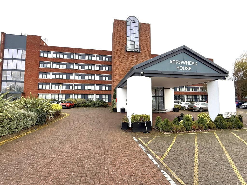 1-bed flat on Laporte Way, Kingsway, Luton, Bedfordshire, LU4 8FF, £120,000