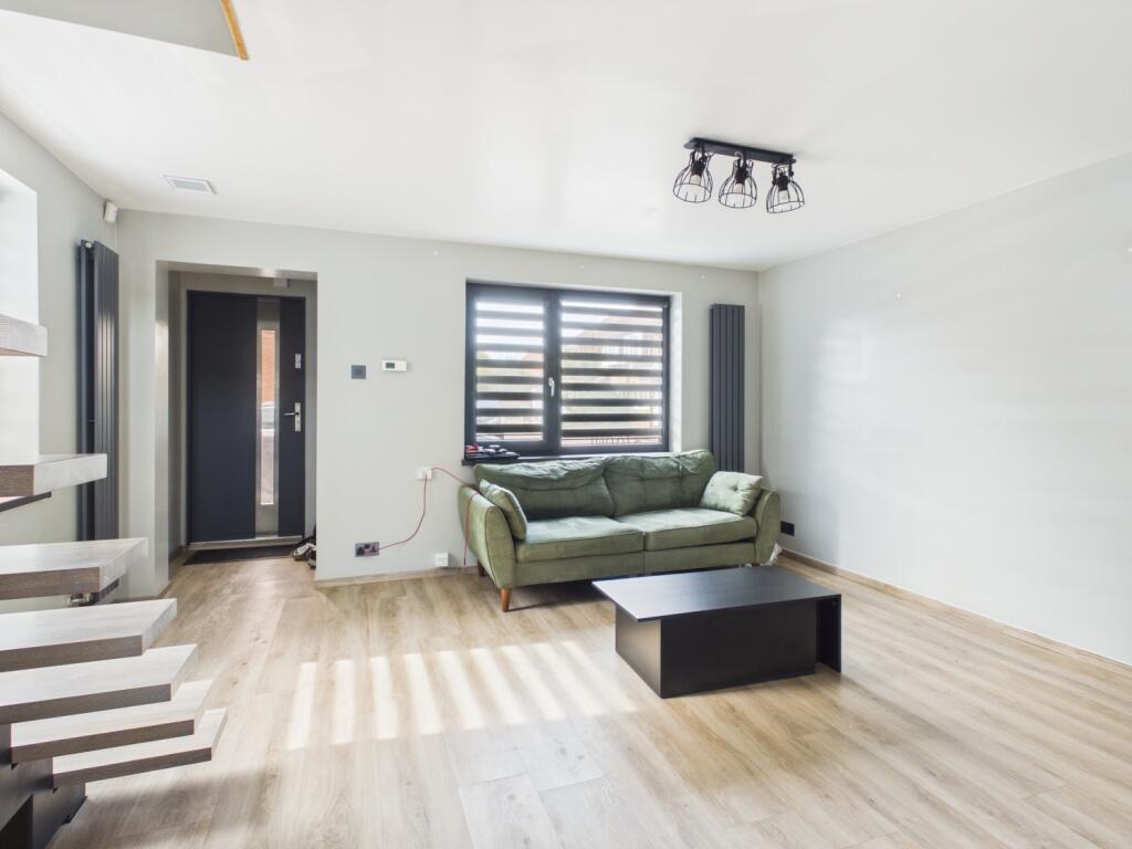 Dore Close, Northampton, NN3 8NJ - More